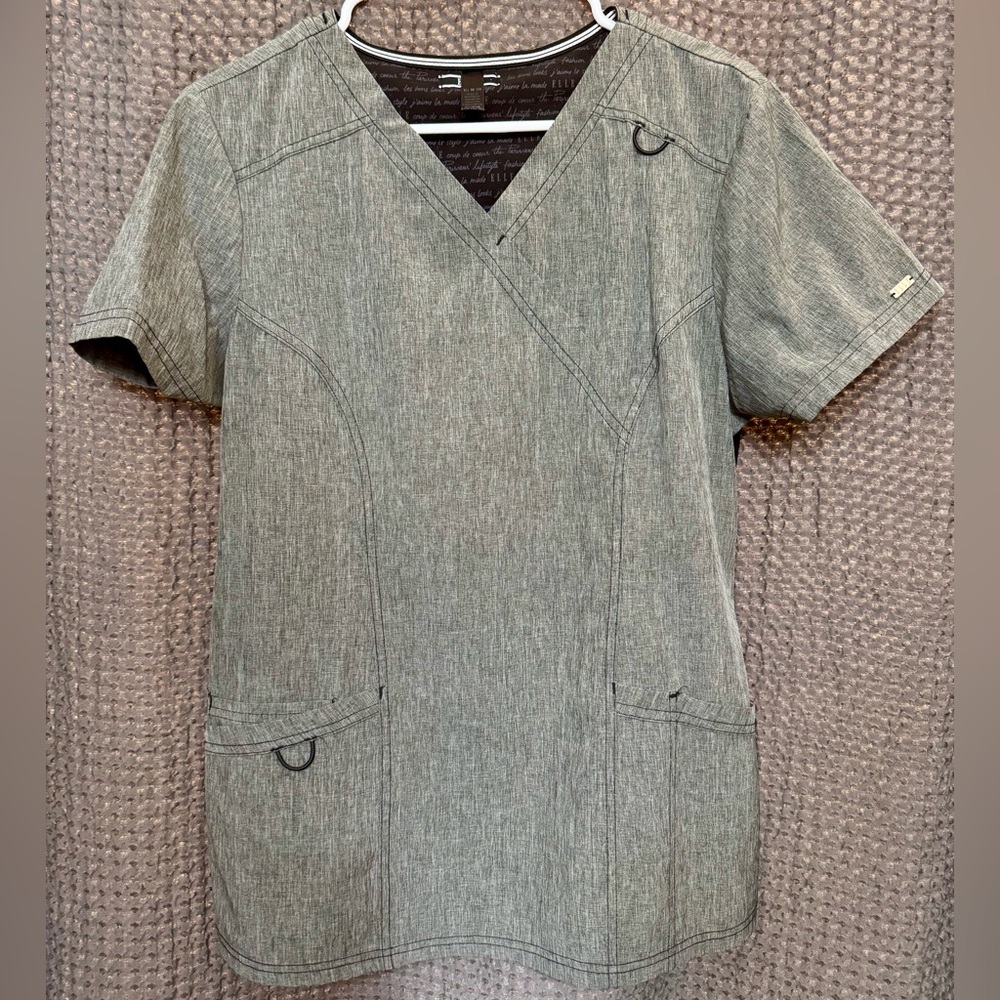 Like New Elle Women Scrubs Top, Size Medium, Color Heather Grey